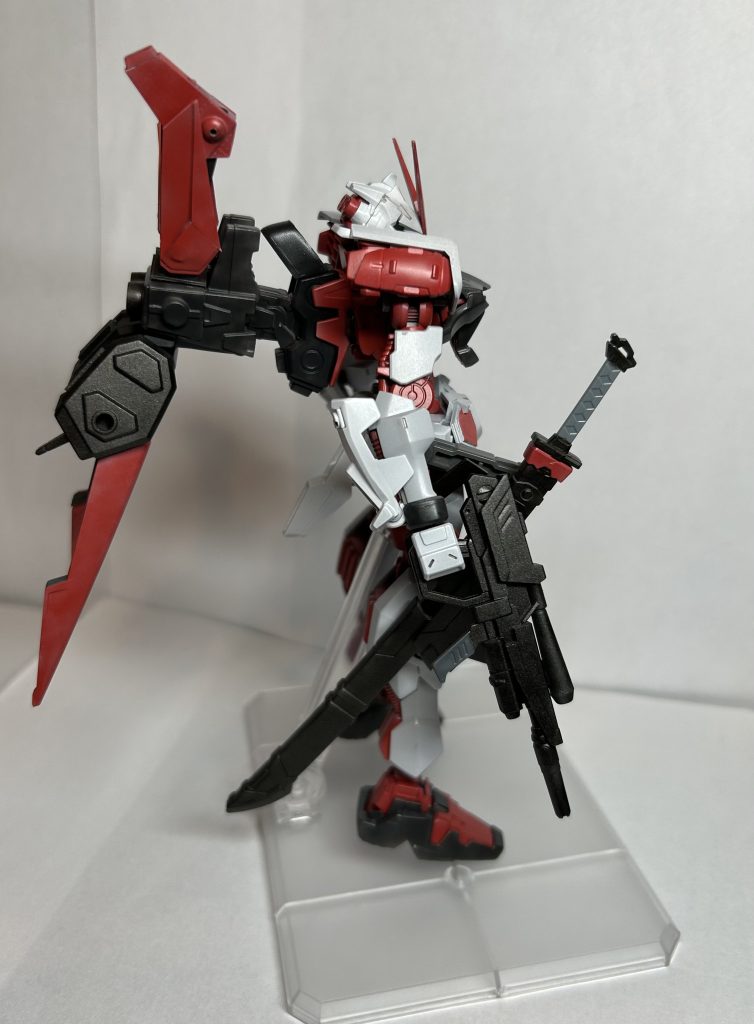 ・側面武装はシンプルにライフルと刀になってます。