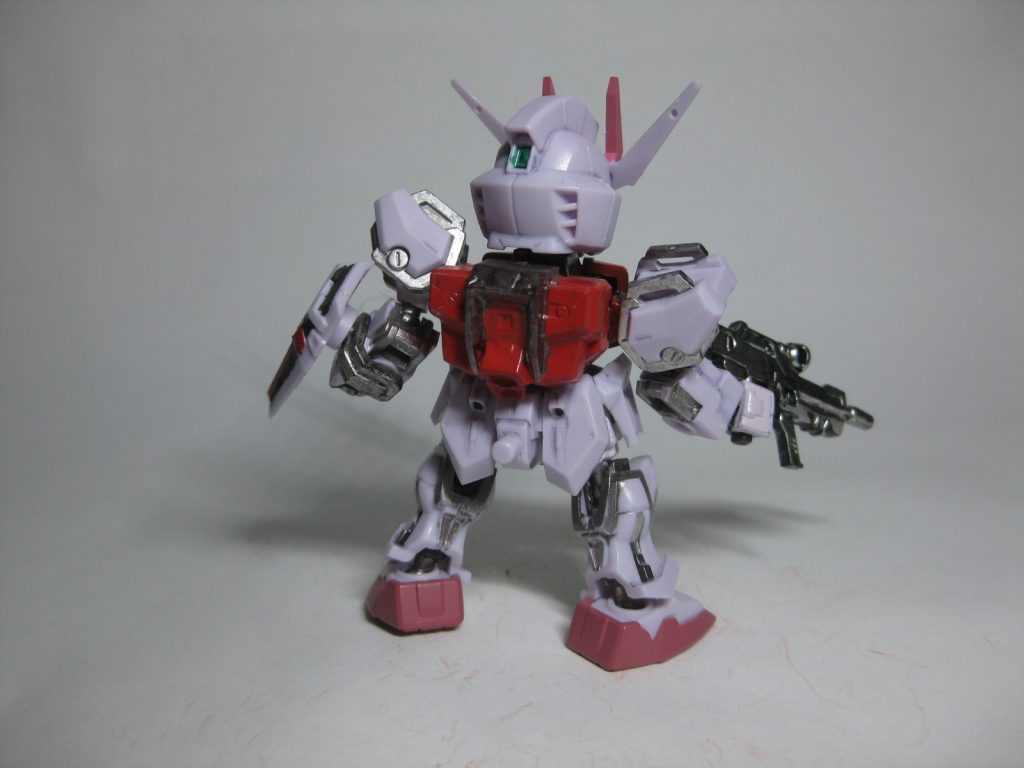 後ろ姿です。エールストライカーが欲しい所ですが、これも、売り切れでした。