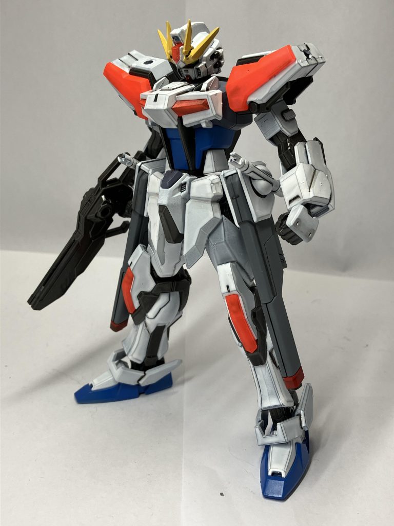 ドッキング前のエクシードギャラクシー。正式名称はエクシードギャラクシー(フリーダム仕様)。武装類には以前からあったビームライフルの他に、ライジングフリーダムに搭載されていたMA-FZ51 ヴェルシーナ ビームサーベル、MMI-M2020 ヴァイパー3 レールガンが新たに搭載され、近接戦への対応や火力の増強などを実現した。