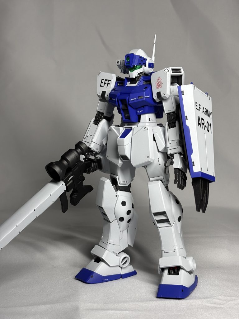 青は明るめにしたのでアレックスの様な配色になりました。