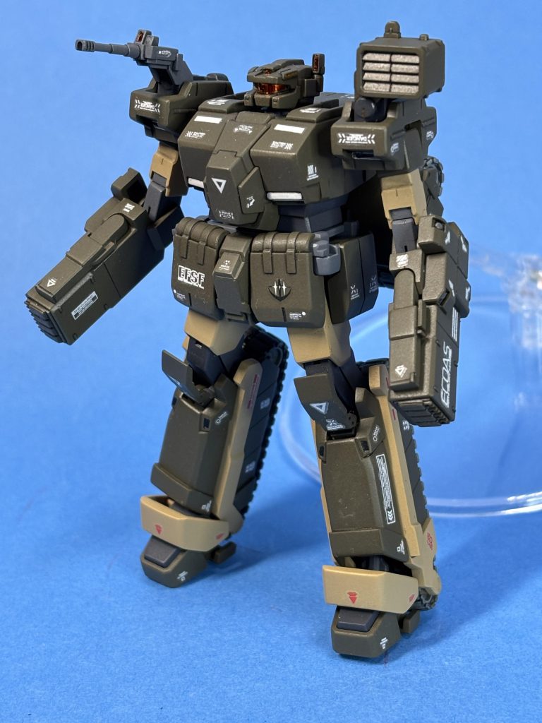 マシンガン、ライト装備。スーパークリアー艶消し吹いたらデカールが3箇所飛んでった!?