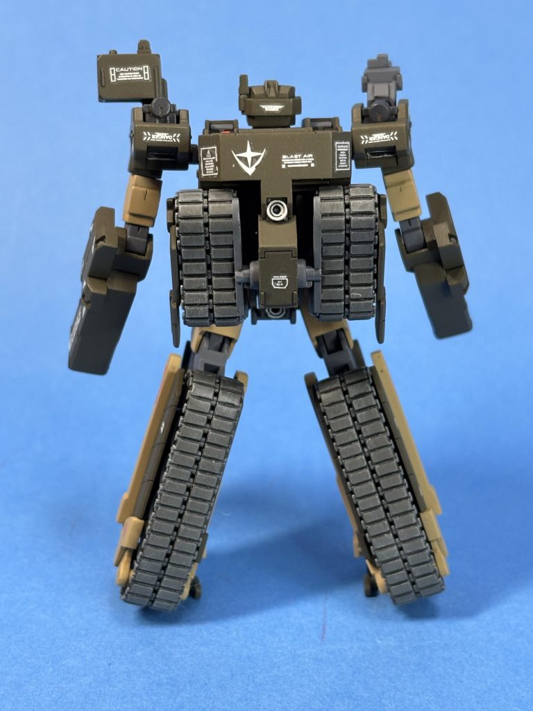 連邦マーク欠けてる。肩のデンジャーデカール逆さまだった。