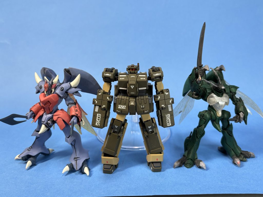 1/144オーラバトラーシリーズと。フル塗装、スミ入れ済みで200円のガシャポン。再販して欲しい。20回回してもダンバインがでんかった。