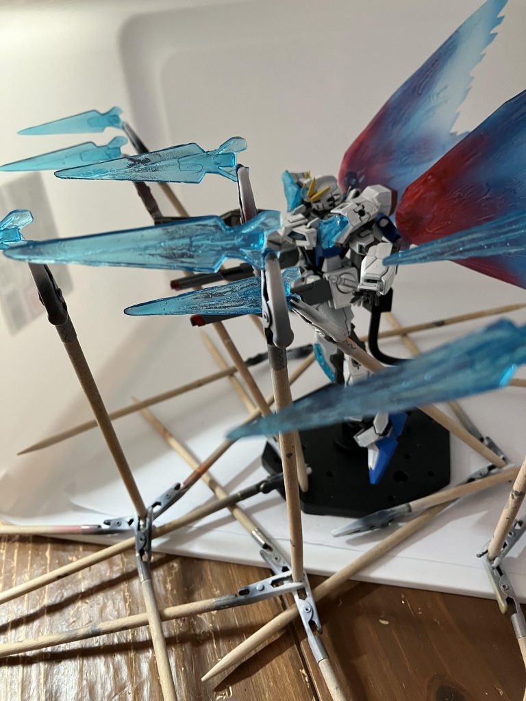 Cドラグーンピットは最大で8個展開可能であり、それらとレール砲やビームライフルを同時に使用する事でハイマットフルバーストを使用する事ができる。