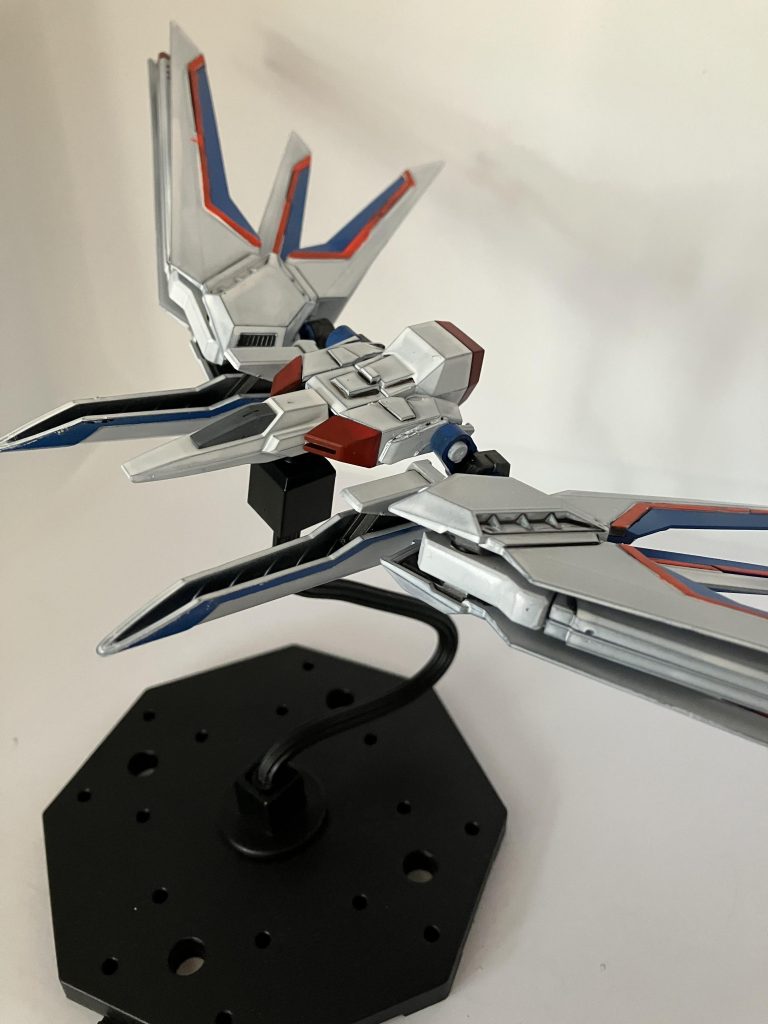 火力支援機エクシードフリーダムブースターギャラクシーファイターのように、ハードポイントとのドッキングによるビルドストライク本体の火力の増強を引き換えに、単独での火力を底上げした。ギャラクシーファイター同様、ドッキング機能は有しており、バックパックとして本体に接続される事で、ビルドストライクエクシードフリーダムになる。