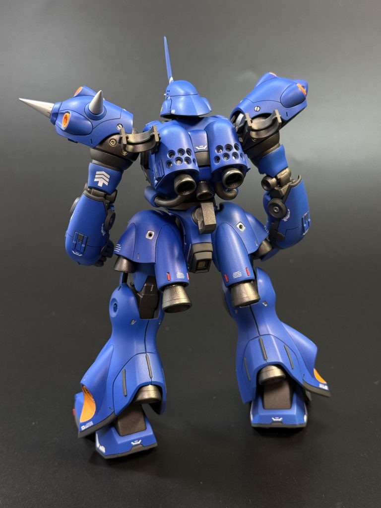 【背面】下腿や足周りもスジボリ追加。ワンポイントでレッドチップを埋め込んでます。