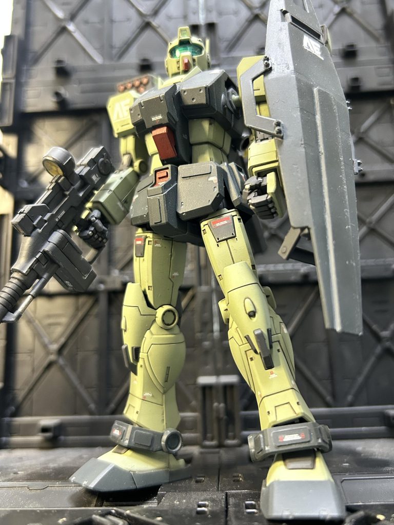 ミサイルポッド装備。