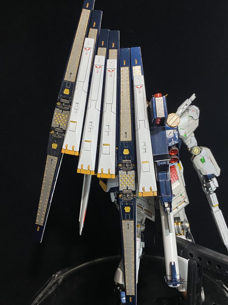 フィンファンネルの内側はスターブライトジュラルミンで塗り分けでネイビーブルーの箇所はプリズムブルーブラックで