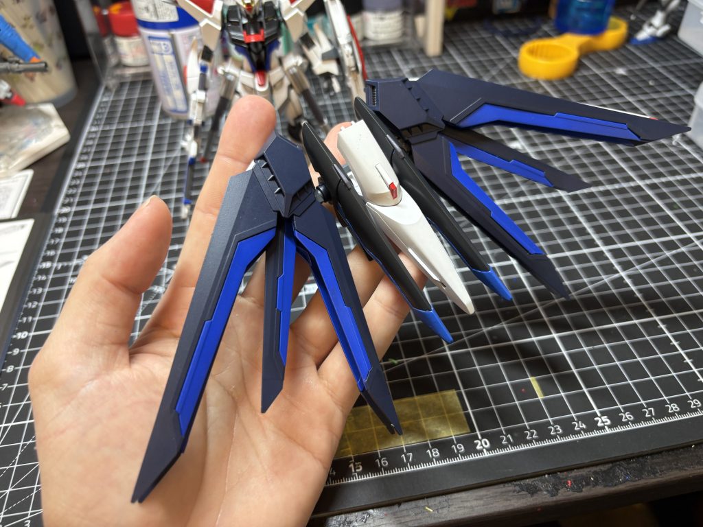 ウイングのブルーはMSブルーZ系を使用。この色がフリーダムには一番しっくりきます。