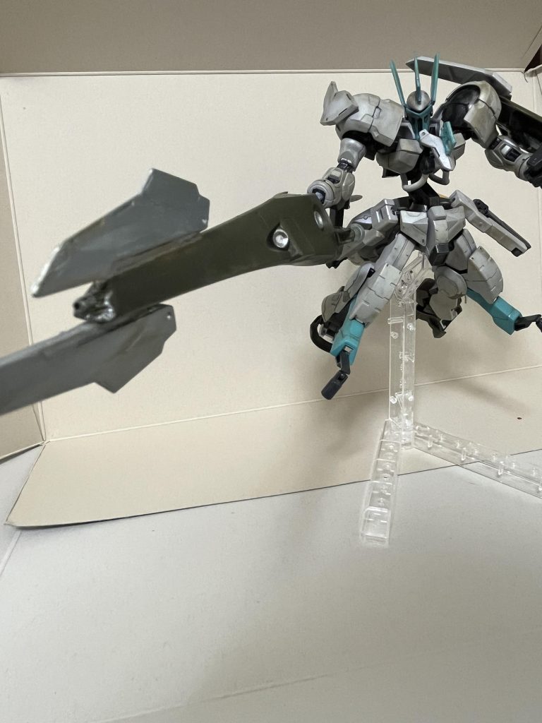 シャキーン！と相手に目掛けて突進して攻撃します