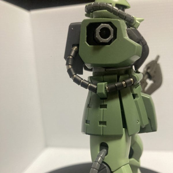 とりあえず形にはなりました胴回り動力パイプ作って見ました😊MGの様なプラパイプは塗装面倒😅完成後に干渉で塗ハゲするし・・金属は重いから🤔hgucには不向きかな❓と色々探してたら、何やらヤッてる人見つけてマネてみました😊僕的には、新しいやり方だったので🤩何か楽しいです笑（1枚目）