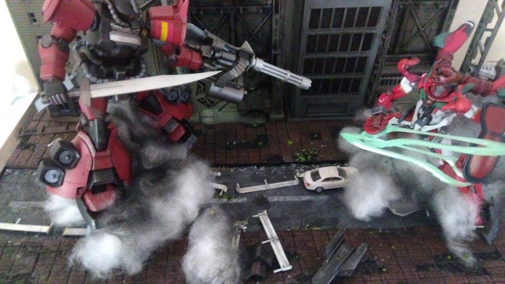 早乙女研究所技術者は「ゲッターロボアークはオーバースペックでしかない。ゲッターロボそのものに乗れる人間が心身含めておかしいのであって、実用機としてのジークアクスの優位性に疑問の余地はない」と述べている。「ジークアークス」の名称は、ジークアクスのMSとしては素晴らしい性能に敬意を表して、そして、もう一機のゲッターロボアークと言う意味を込めているのである。