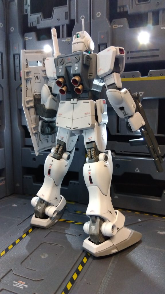 新し目のキットばかり作っていたので、このキットは合わせ目多いな〜って感じ。