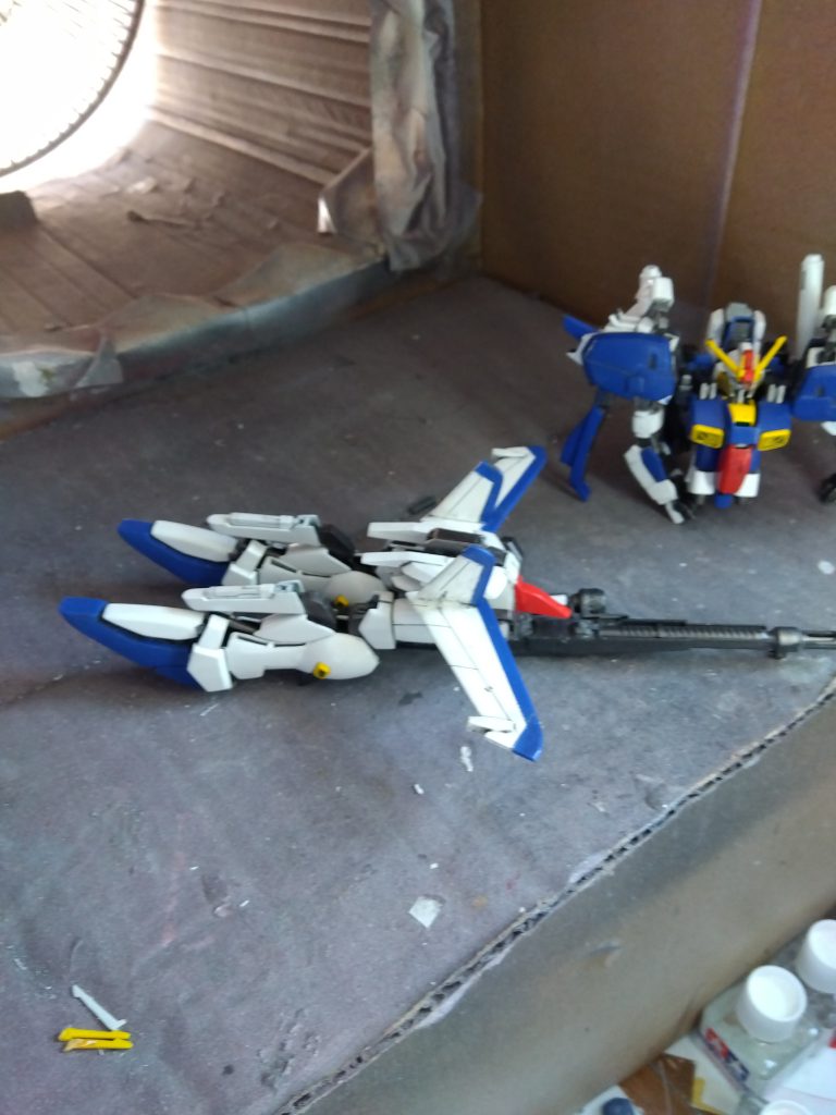 色は、赤から青に変更しています。