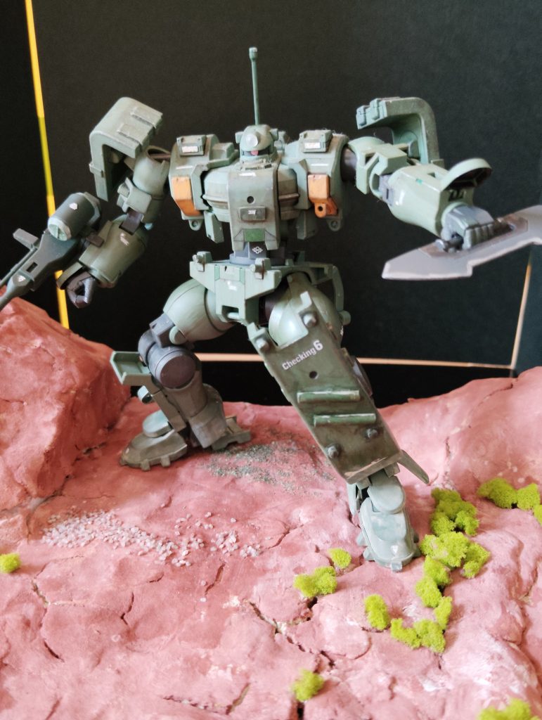 スネシールドにランナーを切り取ったものを貼り付けていますが、いかがでしょうか?(gundam-kao8)