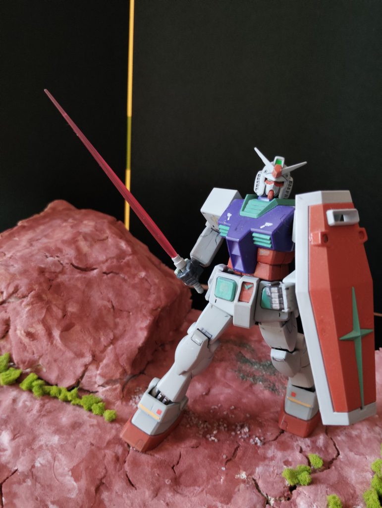 このカラーリングだと囮にはなりにくいな(gundam-kao4)