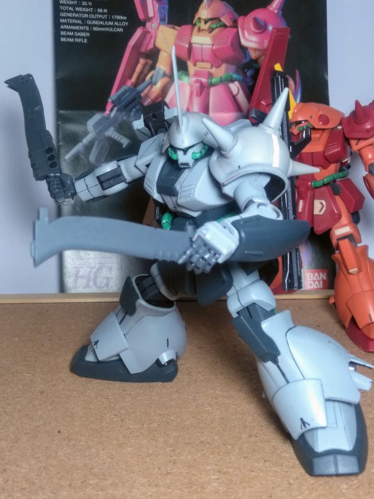バックパックには二振りの実体剣⚔️引っ提げています 😃🎶なのでコンナ具合に二刀流もシチャイマス 😍💓