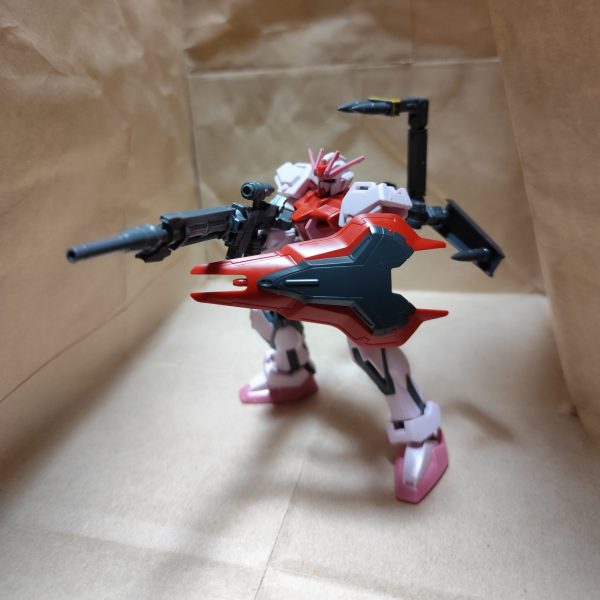 ワッケインもびっくりの赤いガンダム