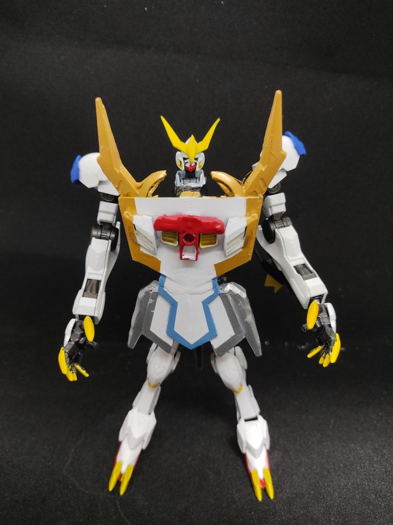 HGガンダムバルバトスルプスレクスと、第4形態、そしてプラ板のセミスクラッチで製作しました。