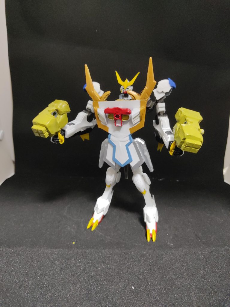 バルバトスザウラーにはデミミサイル。イメージはデミバーディングのミサイル。ちなみにデミバーディングにはミサイルは装備していませんが、味方機体に入れたかったのでミサイルにしています。