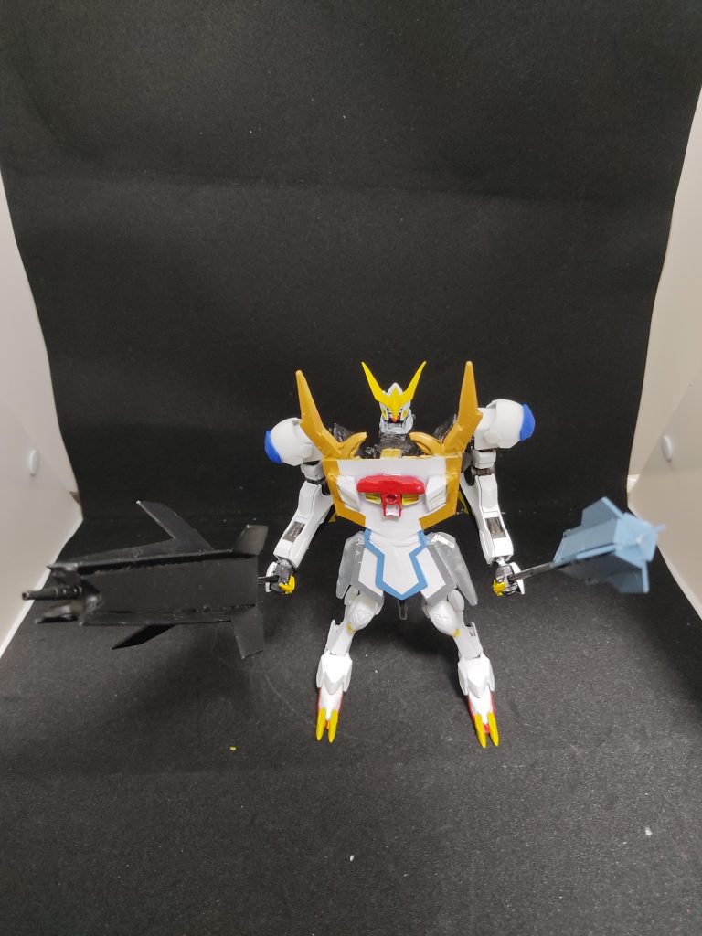 ディザスターメイスは分割して二振りに出来ます。イメージはツインメイス。最後にボディにはアカシック鉄華団のメンバーのイメージカラーを塗装しています。