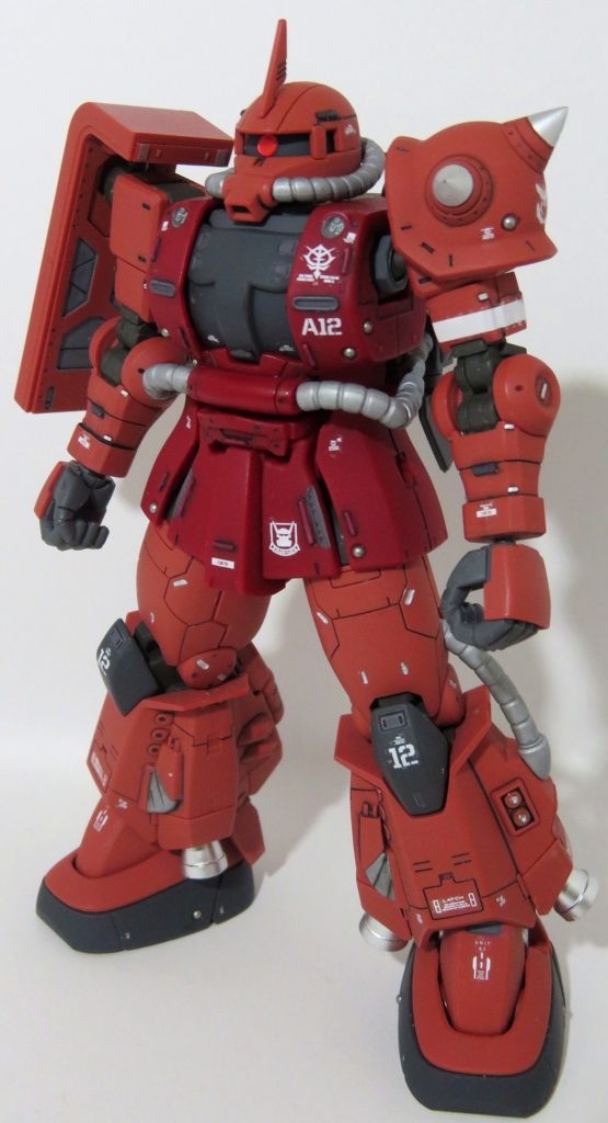 手を加えた箇所・合わせ目消し・スパイクとアンテナのシャープ化・各所にプラチップや、ディテールアップパーツ貼り付け・既存の丸モールドや、その他の箇所に1.5mmのスチールボール埋め込み・システムウェポンキット006に付属するウェポンラックを、シールドに装備できるように加工