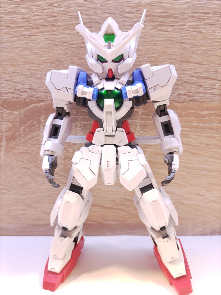 無印1/100とSDWのアストレアのニコイチ短縮です。荒い部分もありますが、どうでしょう？