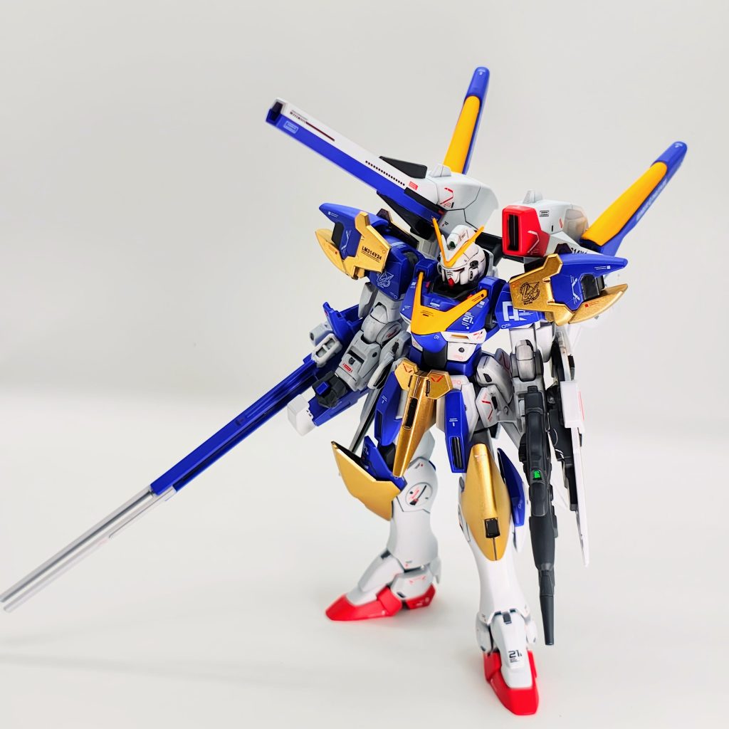 塗装レシピ白:Ex ホワイト(G)赤:フレイムレッド(G)青:コバルトバイオレット(G)+風蒼(G)黄色:黄桃色(C)フレーム:ジャーマングレー ドゥンケルグラウ(C)、ダークグレー(T)ゴールド:スターブライトゴールド(G)仕上げ:UVカットスーパースムースクリア(C)