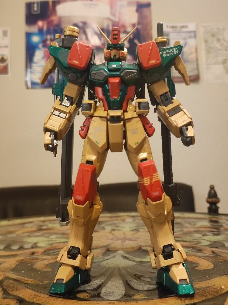 まずは立ち姿です。同じのX-100系フレームを持つバスターはほぼ砲撃形のストライクに見えます。
