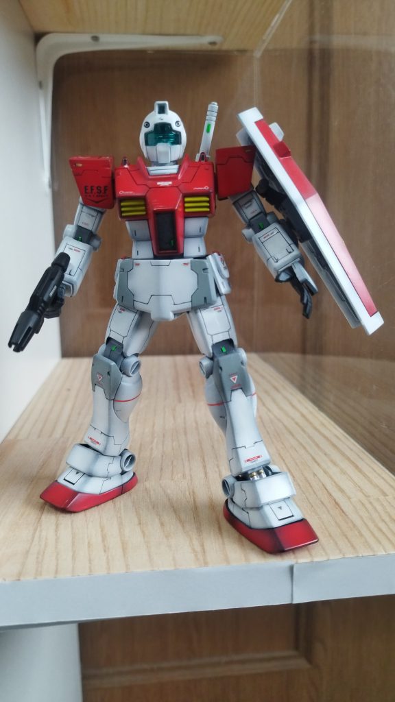 肩の高さは2mm嵩上げして、首周りの白い部分を1段削ってアゴが引けるようにしてます。