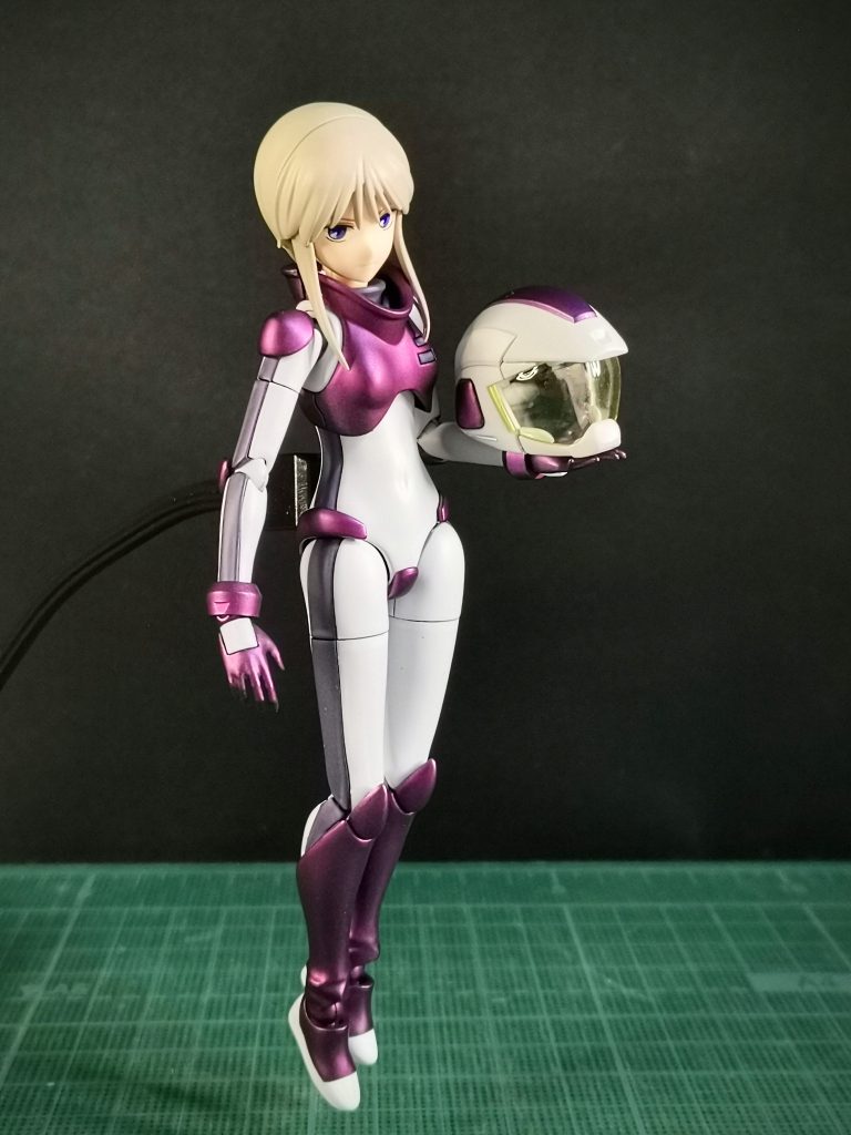 スーツの配色はマリーダさんを参考に、一緒に制作しているキュベレイに寄せたカラーリングへ変更しました。