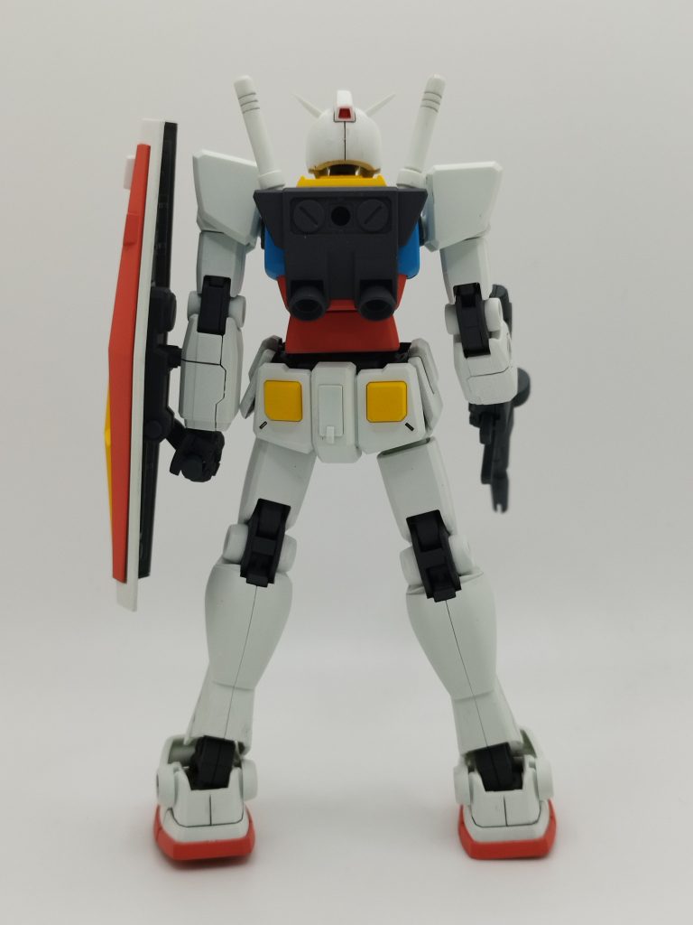 後ろ姿です。今回は合わせ目消しはやってないので、ふくらはぎに合わせ目が残ってます。