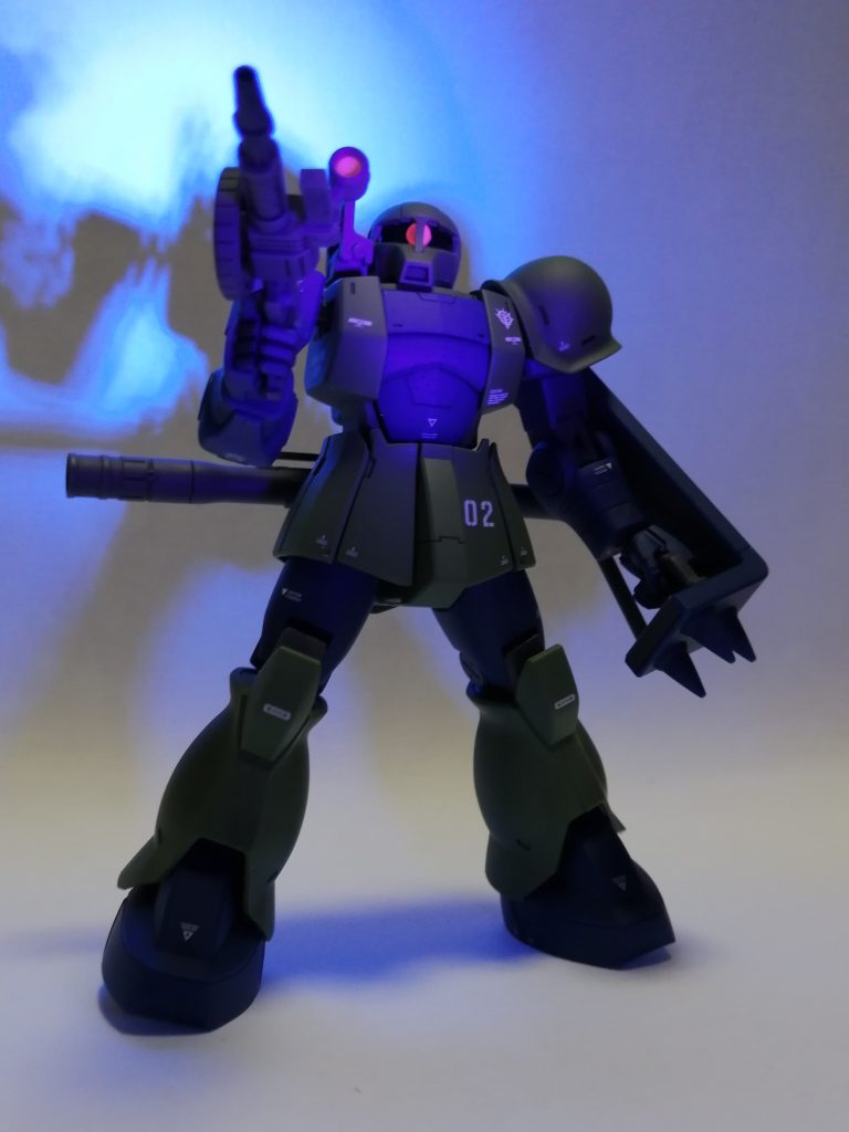 HアイズはUVライトで発光します。最後まで見ていただき、ありがとうございました😸