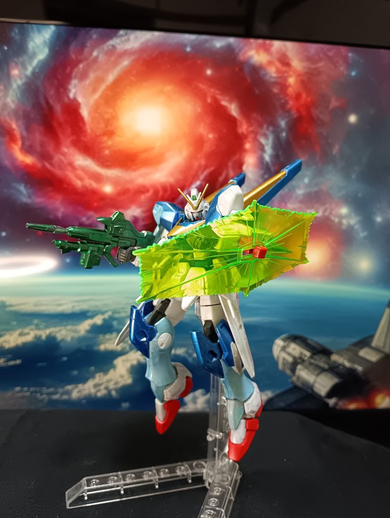 F91からビームシールド拝借して、無理やり装着やっぱ、このビームシールドが、Vガンダムの衝撃だった。