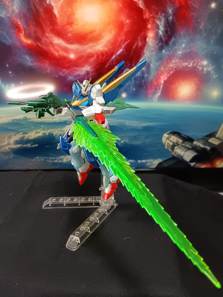 機体より大きなソードが、イメージ通り。