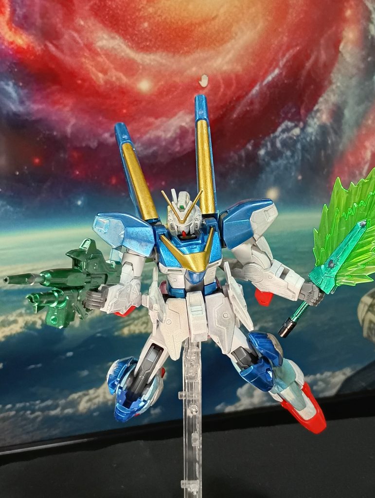 通常版を塗ってみたら、金がうまく塗れて大満足。ガンダムゴールド塗った後に、イエローゴールドを重ねたら、良い感じに!コスモメタブルーとの相性が良好!