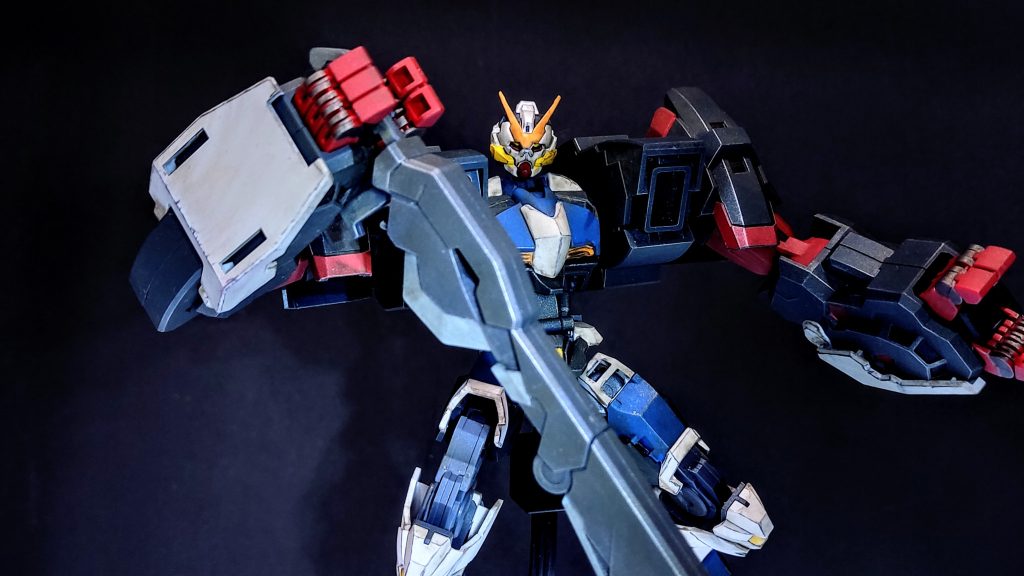 ベイオネット・ソードを持たせました…が、後から持ち方が逆だったと気づきました