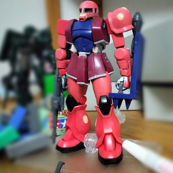 初心者全塗装3体目の制作です、リバイブザクIIをベースに、武装・胸部をザクIから拝借し残りは、パテ・プラバンで制作
