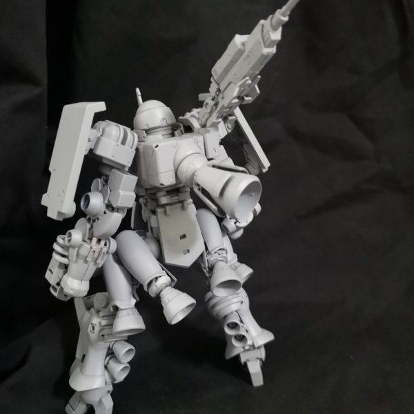 次世代なヅダを目指して作成し、素体が完成しましたが武器を考えてなかったです。 どんな武器を持たせたら良いのですかね？（2枚目）
