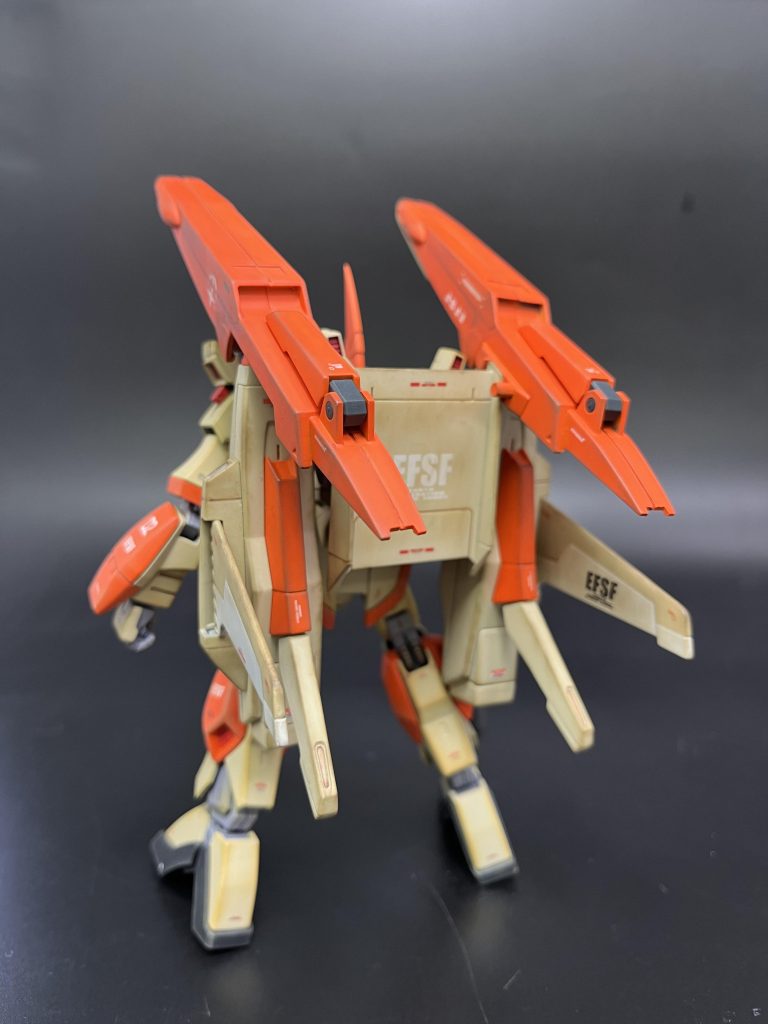 デカールは余っていた連邦系ガンダムデカールを適当に貼り付けてます。