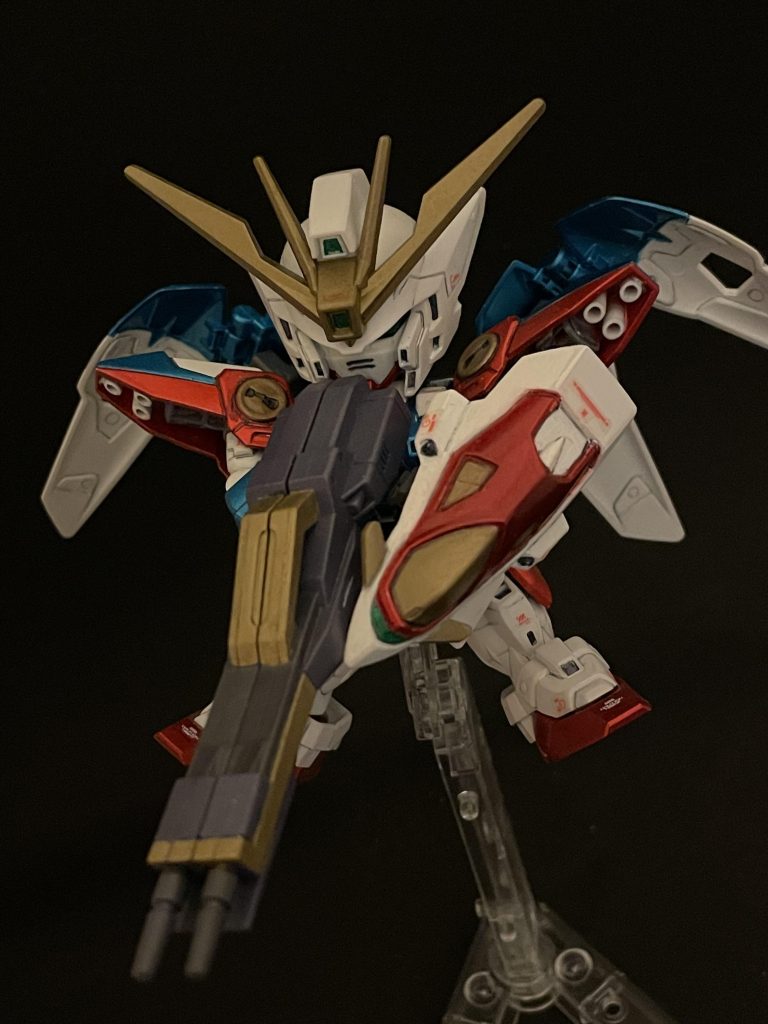 最後にお馴染みのあのポーズを!彼は宇宙の意志なんですよ♪実はハンドパーツの大きさの関係で、シールド下のグリップ握れていませんwでもそれっぽく見えちゃうから、本当にこのキット優秀でした☆