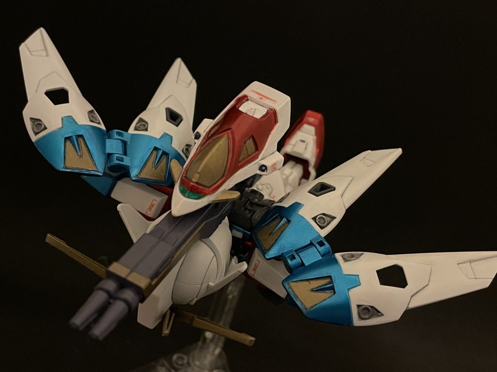 キット付属のライフルをランドセルに挿し、シールドを乗せて下半身を反転させればネオバードフォームもどきにもなります♡それっぽく見えちゃうからすごい!バンダイの造形師さんありがとうございます!!