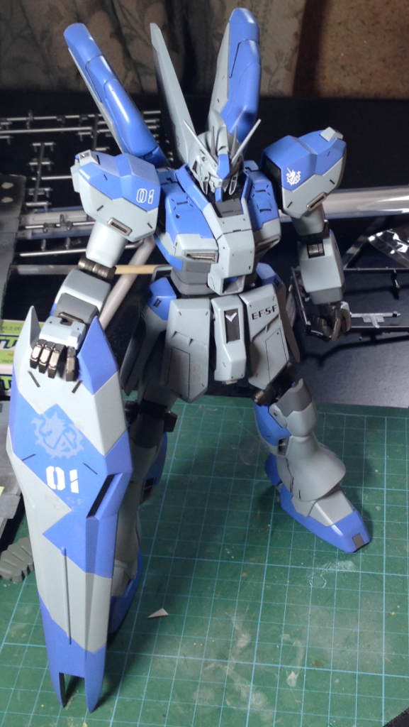 スプリッターのパーツ割りは後にも先にもコイツだけでは！？（笑）珍しく、改修をまったくやってません。素組みに色を塗っただけです。股関節パーツがヘシ折れて、パーツ注文したものの、モチベーションが下がりまくって、数十年放置したものですが、今となっては、まず店頭で見かけないので、超激レアキットですよね。…と、思うと、モチベーションが急に上がったので、勢いそのままに完成させました🎵