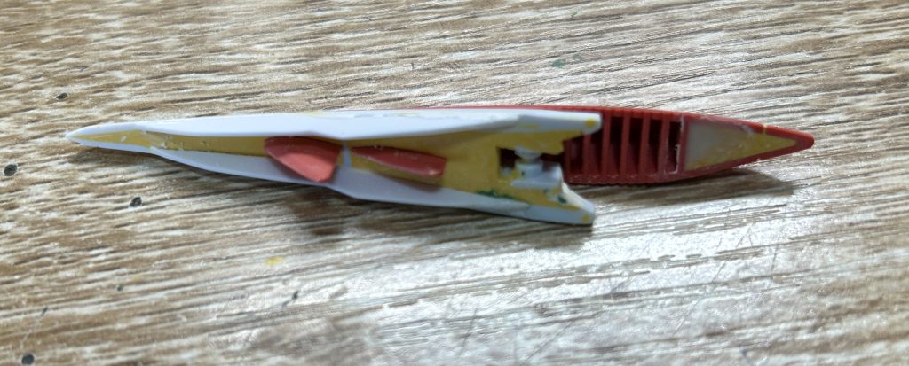 爪に限らず肉抜きと合わせ目が出るわ出るわで苦労しました。