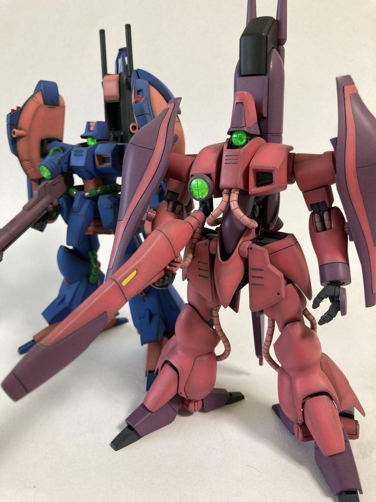 ガザCとガザD並べてみました。全然形状が違う…