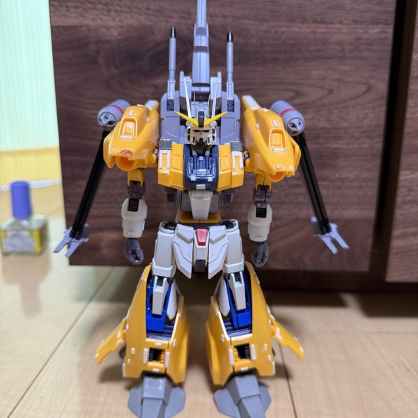 プロトタイプΛガンダム開発計画②です！メタスIIから発展しました！プラ板でディティールアップしていきます！また、サブアンテナを真鍮線に変更してみました！どうですか？（3枚目）