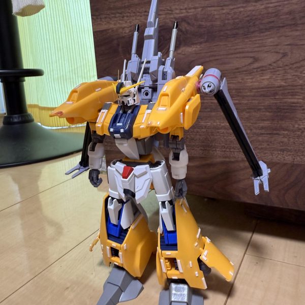 プロトタイプΛガンダム開発計画②です！メタスIIから発展しました！プラ板でディティールアップしていきます！また、サブアンテナを真鍮線に変更してみました！どうですか？（2枚目）