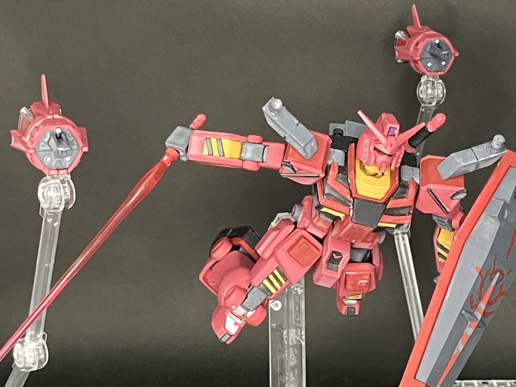 ビット役には直近で発売されていたガンバレルストライカーに家に転がっていた間接系パーツを付けてそれっぽく