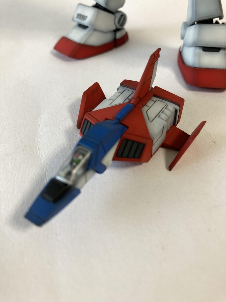 コアファイターはコクピット、透明キャノピーを自作し、パイロット(アムロ)を載せました