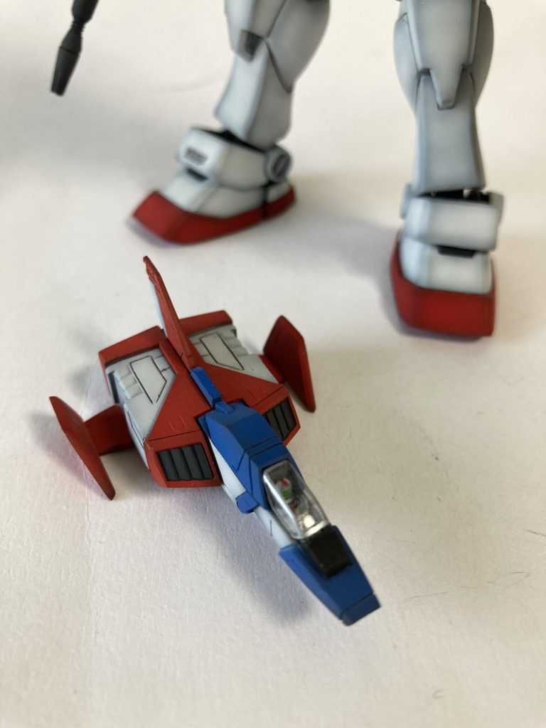 キャノピーのフレームはシルバーの塗装で再現しました